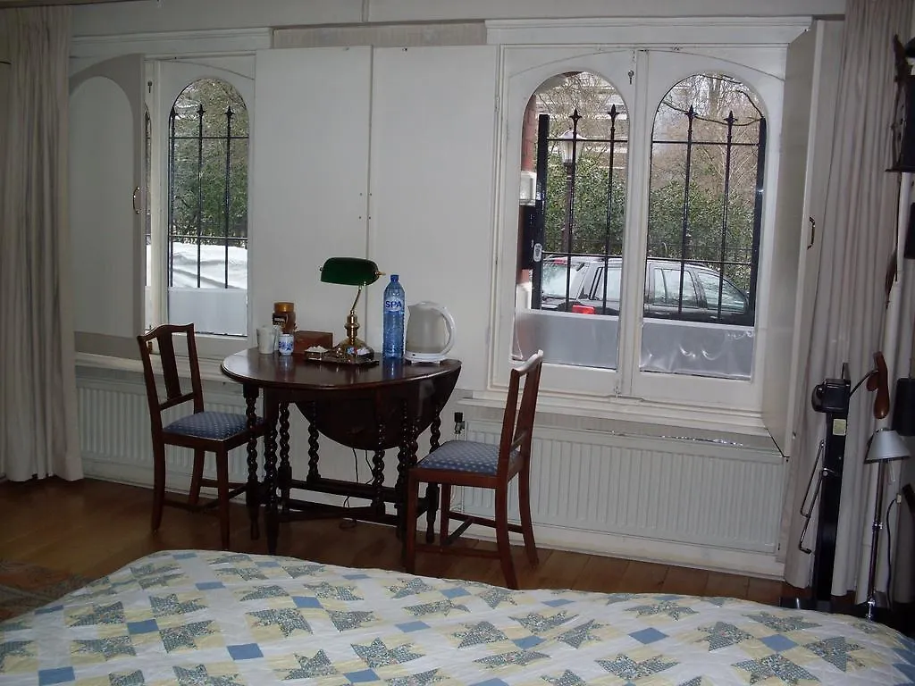 Vondelparkmuseum Inn Amsterdam 2*,